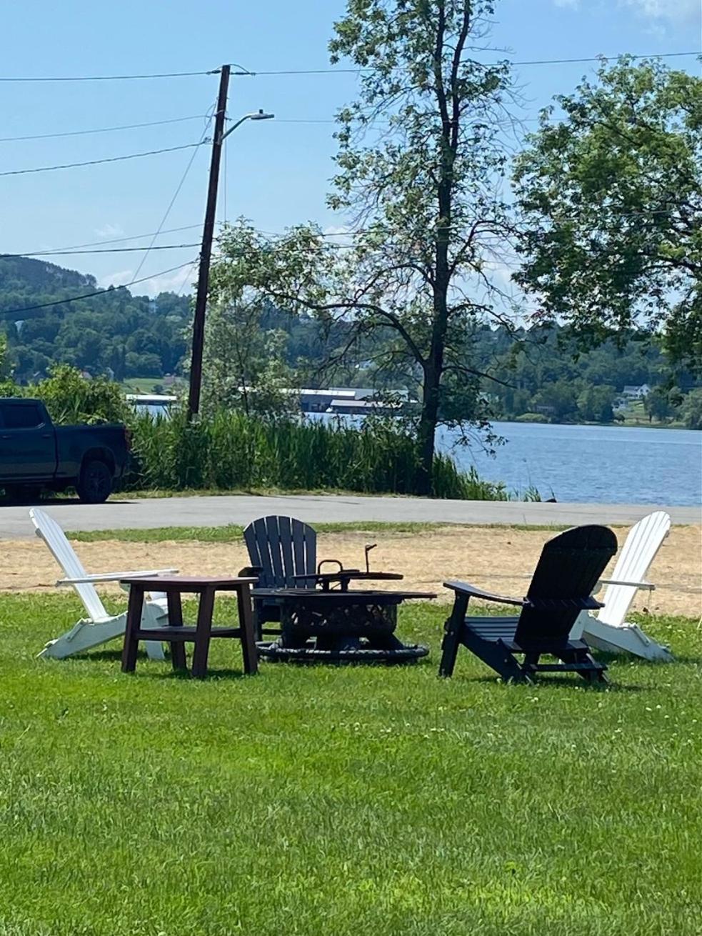 Beach House - On Lake Time Newport Bagian luar foto