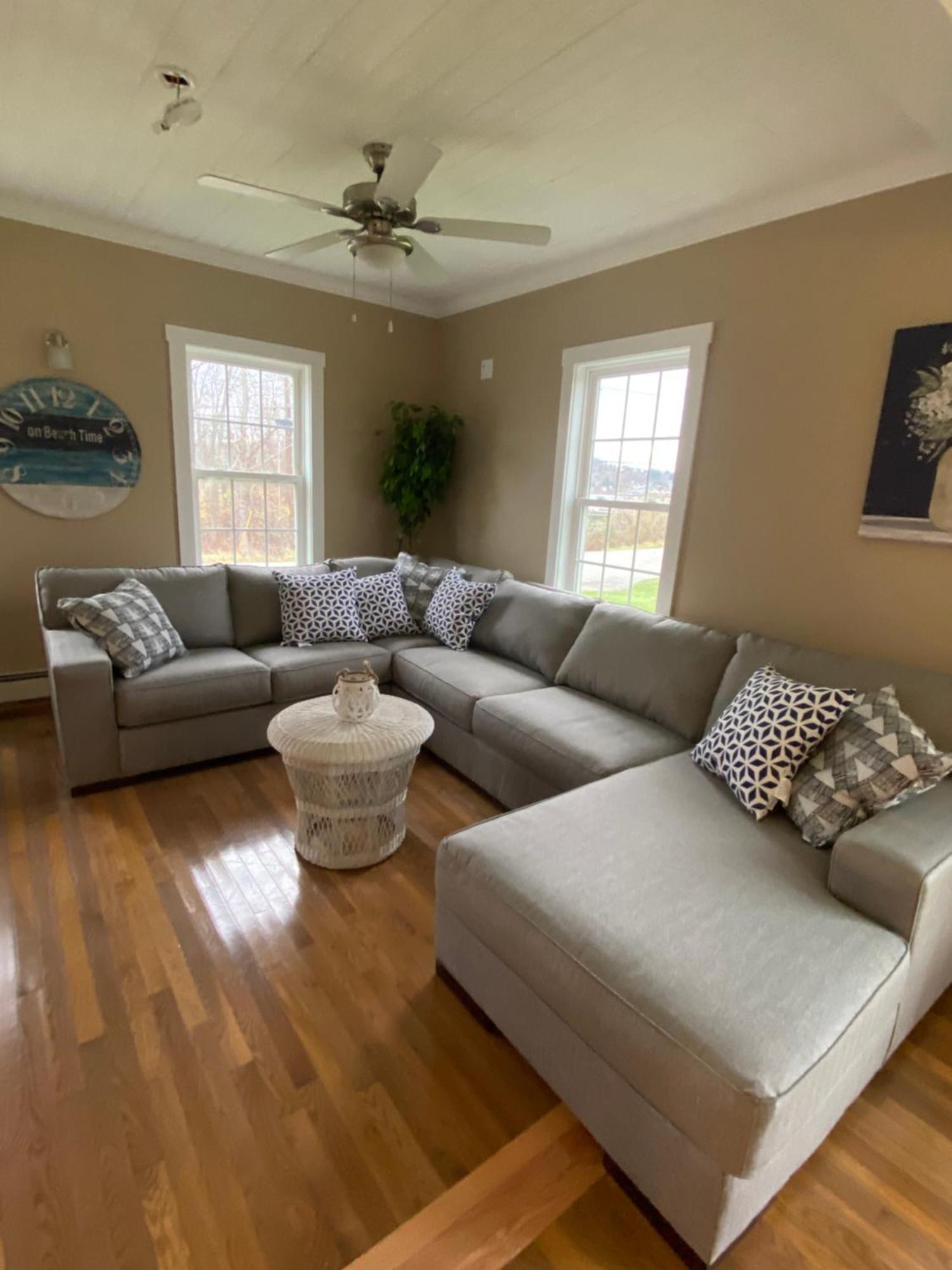 Beach House - On Lake Time Newport Bagian luar foto